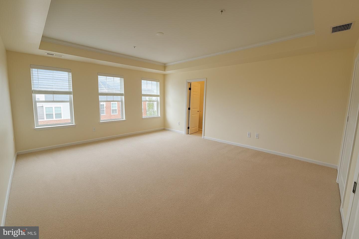 43370 TOWN GATE SQ, CHANTILLY, Virginia 20152, 3 Bedrooms Bedrooms, ,2 BathroomsBathrooms,Residential,For sale,43370 TOWN GATE SQ,VALO2094896 MLS # VALO2094896