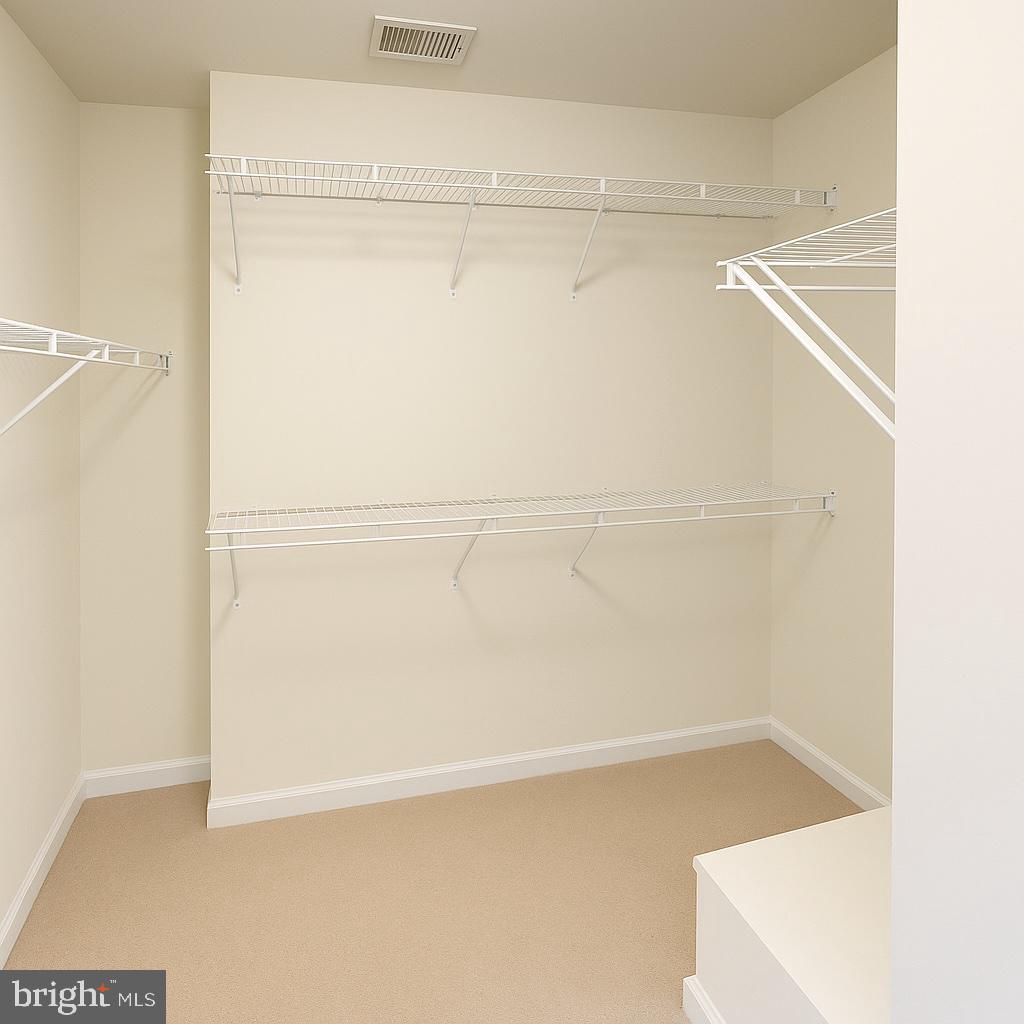 43370 TOWN GATE SQ, CHANTILLY, Virginia 20152, 3 Bedrooms Bedrooms, ,2 BathroomsBathrooms,Residential,For sale,43370 TOWN GATE SQ,VALO2094896 MLS # VALO2094896