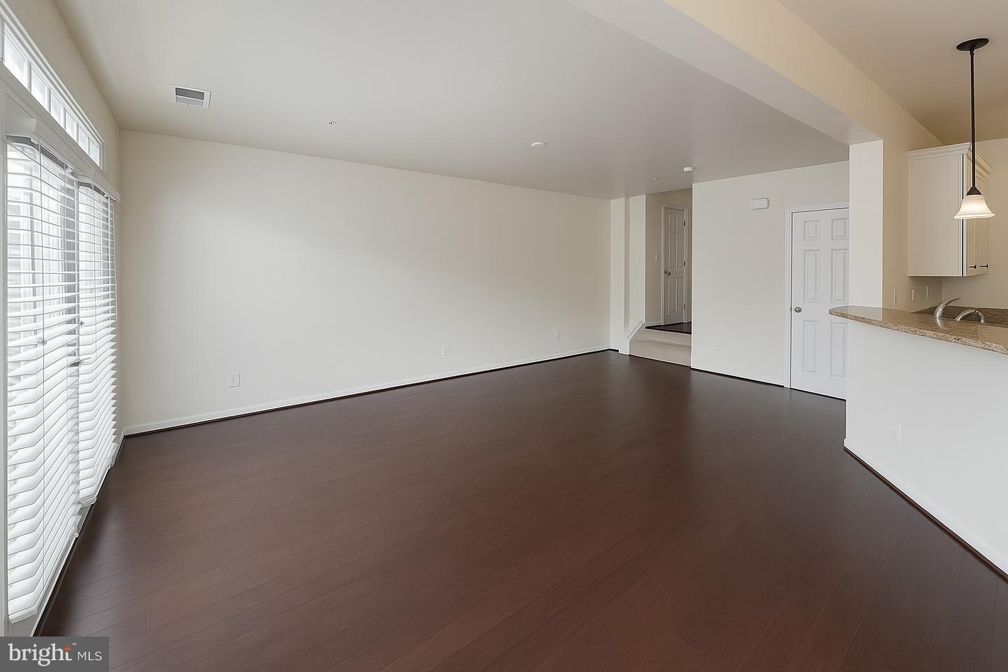 43370 TOWN GATE SQ, CHANTILLY, Virginia 20152, 3 Bedrooms Bedrooms, ,2 BathroomsBathrooms,Residential,For sale,43370 TOWN GATE SQ,VALO2094896 MLS # VALO2094896