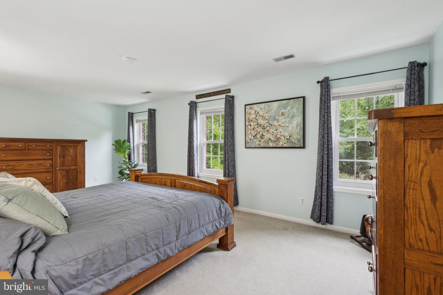 4903 LANYARD LN, WOODBRIDGE, Virginia 22192, 5 Bedrooms Bedrooms, ,3 BathroomsBathrooms,Residential,For sale,4903 LANYARD LN,VAPW2093430 MLS # VAPW2093430