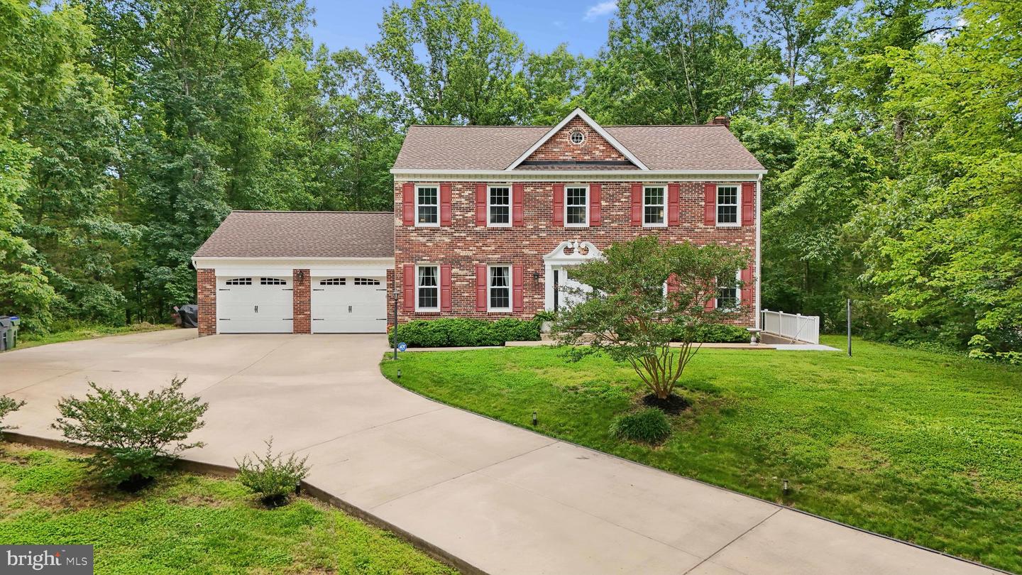 4903 LANYARD LN, WOODBRIDGE, Virginia 22192, 5 Bedrooms Bedrooms, ,3 BathroomsBathrooms,Residential,For sale,4903 LANYARD LN,VAPW2093430 MLS # VAPW2093430
