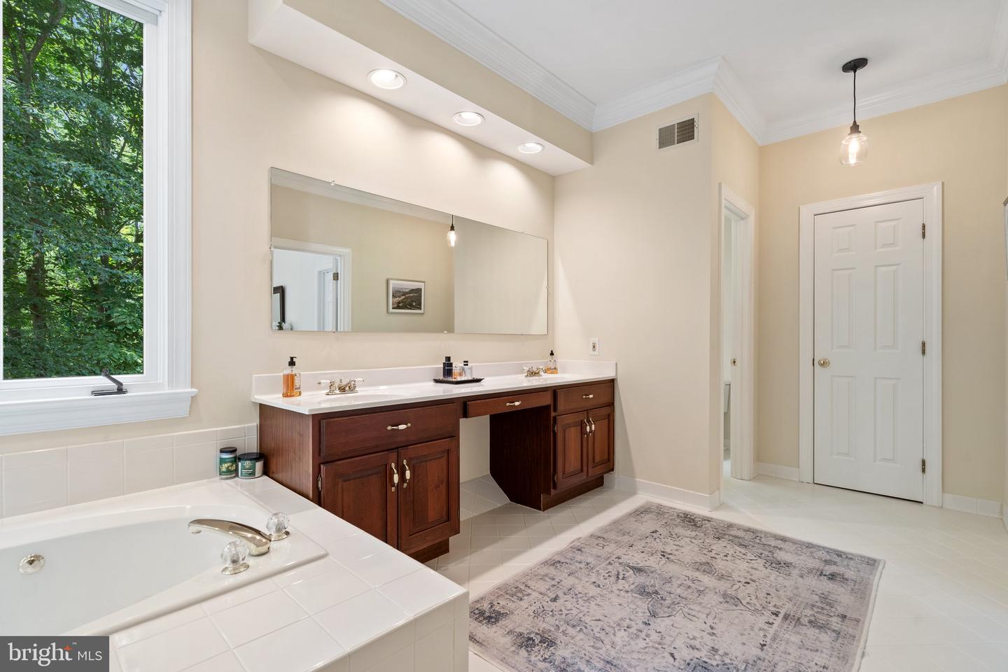 6008 FINCHINGFIELD RD, WARRENTON, Virginia 20187, 4 Bedrooms Bedrooms, ,3 BathroomsBathrooms,Residential,For sale,6008 FINCHINGFIELD RD,VAFQ2016494 MLS # VAFQ2016494