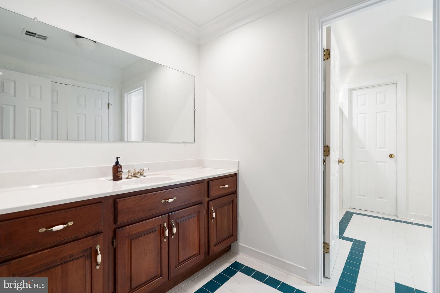 6008 FINCHINGFIELD RD, WARRENTON, Virginia 20187, 4 Bedrooms Bedrooms, ,3 BathroomsBathrooms,Residential,For sale,6008 FINCHINGFIELD RD,VAFQ2016494 MLS # VAFQ2016494
