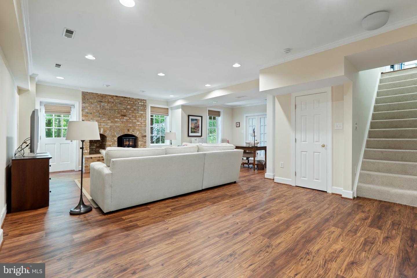 6008 FINCHINGFIELD RD, WARRENTON, Virginia 20187, 4 Bedrooms Bedrooms, ,3 BathroomsBathrooms,Residential,For sale,6008 FINCHINGFIELD RD,VAFQ2016494 MLS # VAFQ2016494