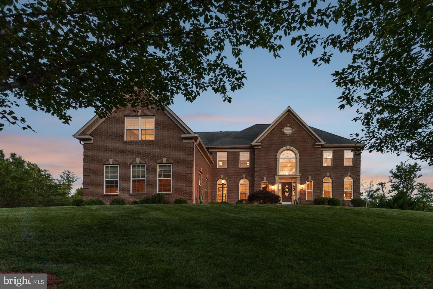 9113 MARIAH JEFFERSON CT, LORTON, Virginia 22079, 5 Bedrooms Bedrooms, ,4 BathroomsBathrooms,Residential,For sale,9113 MARIAH JEFFERSON CT,VAFX2238754 MLS # VAFX2238754