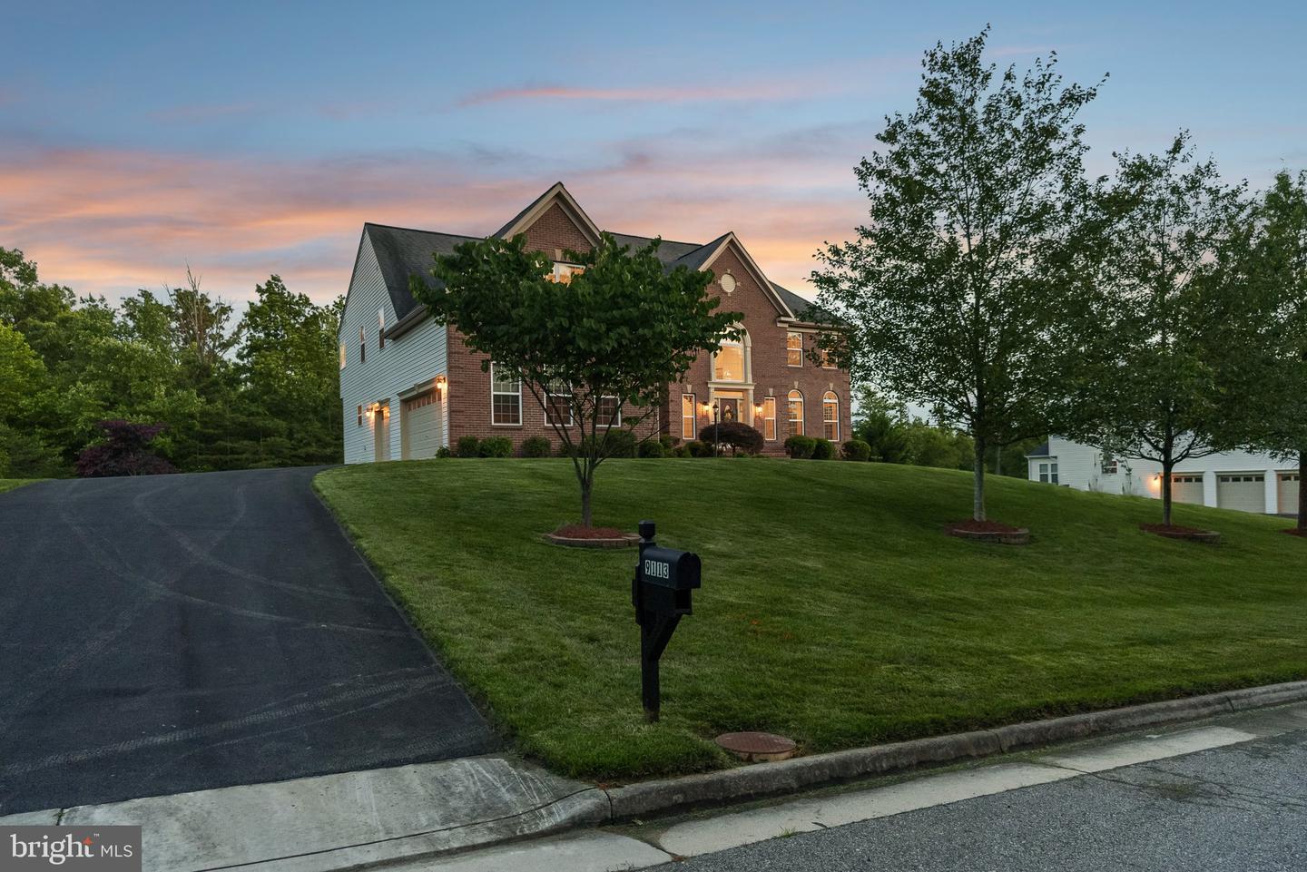 9113 MARIAH JEFFERSON CT, LORTON, Virginia 22079, 5 Bedrooms Bedrooms, ,4 BathroomsBathrooms,Residential,For sale,9113 MARIAH JEFFERSON CT,VAFX2238754 MLS # VAFX2238754