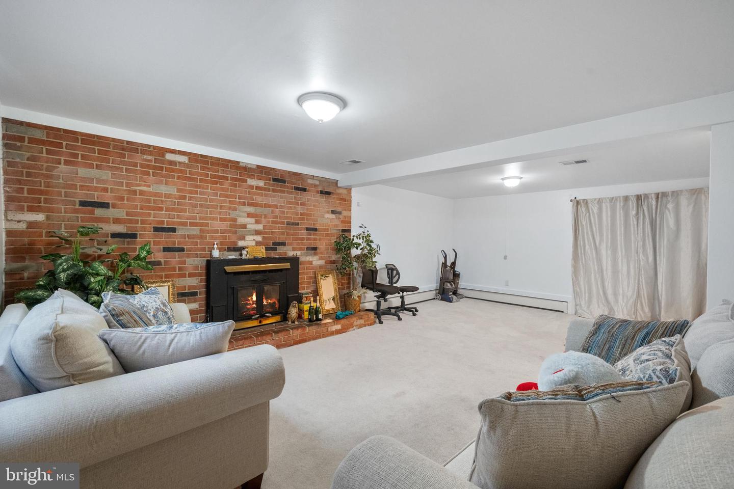 14033 ROANOKE ST, WOODBRIDGE, Virginia 22191, 5 Bedrooms Bedrooms, ,3 BathroomsBathrooms,Residential,For sale,14033 ROANOKE ST,VAPW2094116 MLS # VAPW2094116