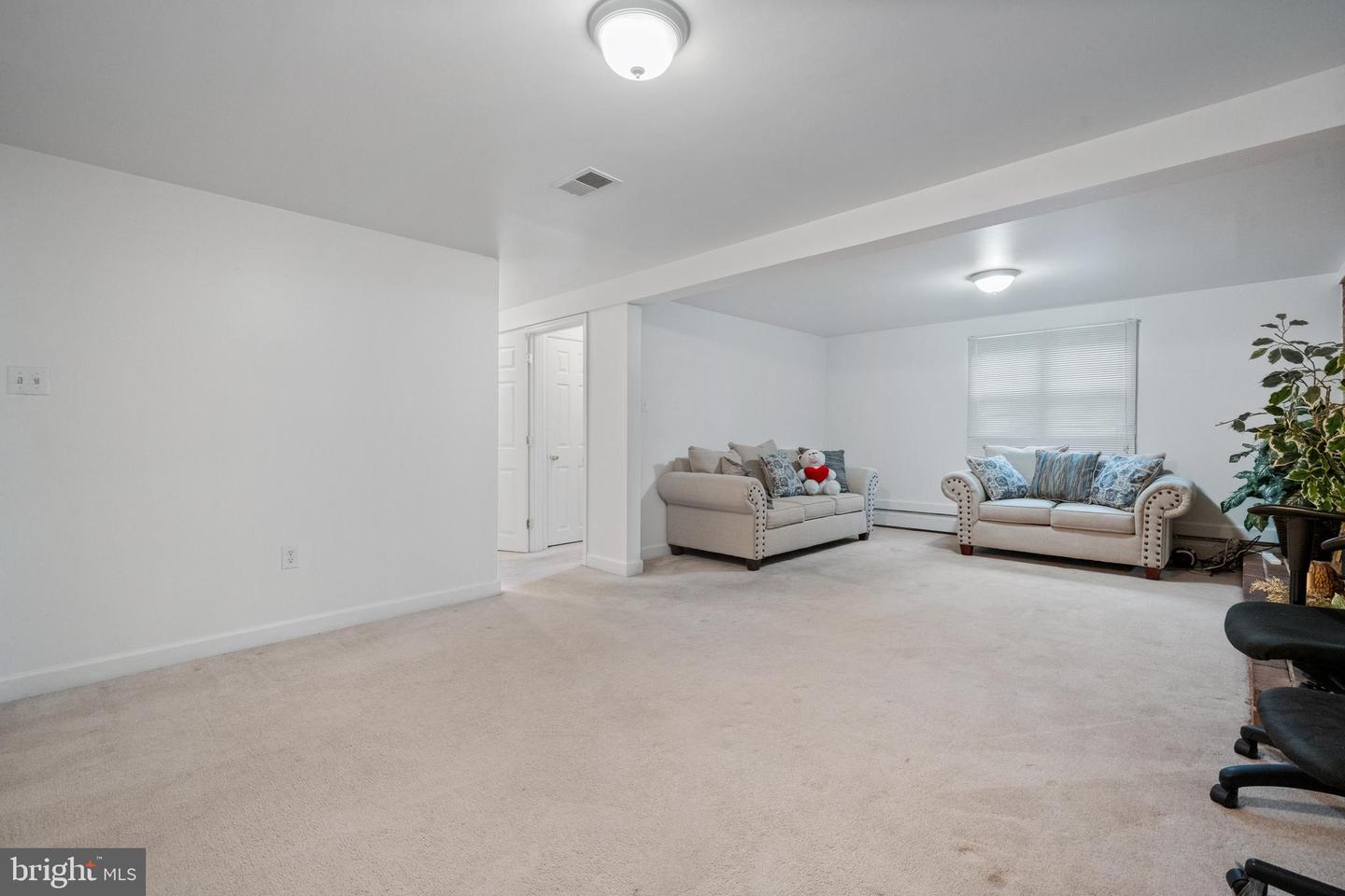 14033 ROANOKE ST, WOODBRIDGE, Virginia 22191, 5 Bedrooms Bedrooms, ,3 BathroomsBathrooms,Residential,For sale,14033 ROANOKE ST,VAPW2094116 MLS # VAPW2094116