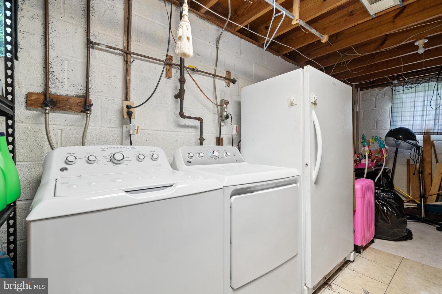 14033 ROANOKE ST, WOODBRIDGE, Virginia 22191, 5 Bedrooms Bedrooms, ,3 BathroomsBathrooms,Residential,For sale,14033 ROANOKE ST,VAPW2094116 MLS # VAPW2094116