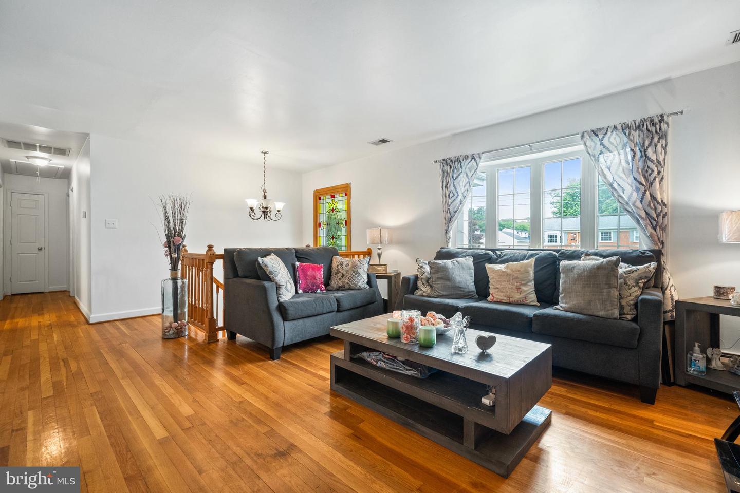 14033 ROANOKE ST, WOODBRIDGE, Virginia 22191, 5 Bedrooms Bedrooms, ,3 BathroomsBathrooms,Residential,For sale,14033 ROANOKE ST,VAPW2094116 MLS # VAPW2094116