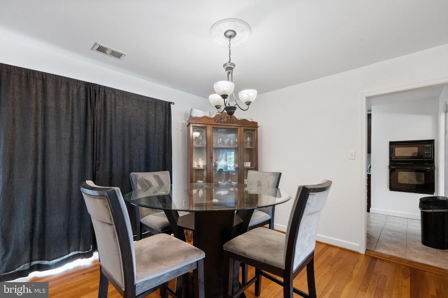 14033 ROANOKE ST, WOODBRIDGE, Virginia 22191, 5 Bedrooms Bedrooms, ,3 BathroomsBathrooms,Residential,For sale,14033 ROANOKE ST,VAPW2094116 MLS # VAPW2094116