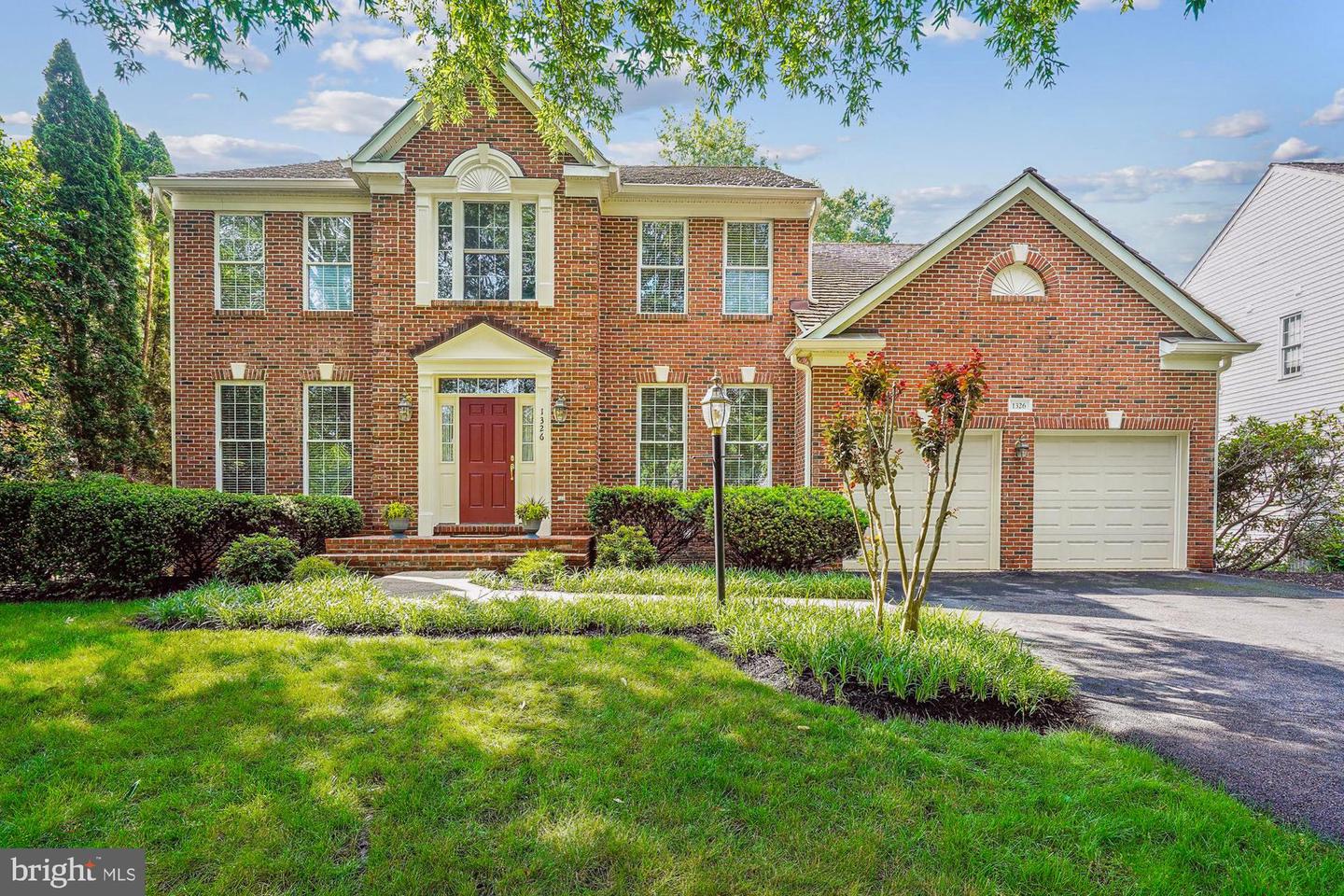 1326 MOORE PL SW, LEESBURG, Virginia 20175, 4 Bedrooms Bedrooms, ,3 BathroomsBathrooms,Residential,For sale,1326 MOORE PL SW,VALO2095846 MLS # VALO2095846