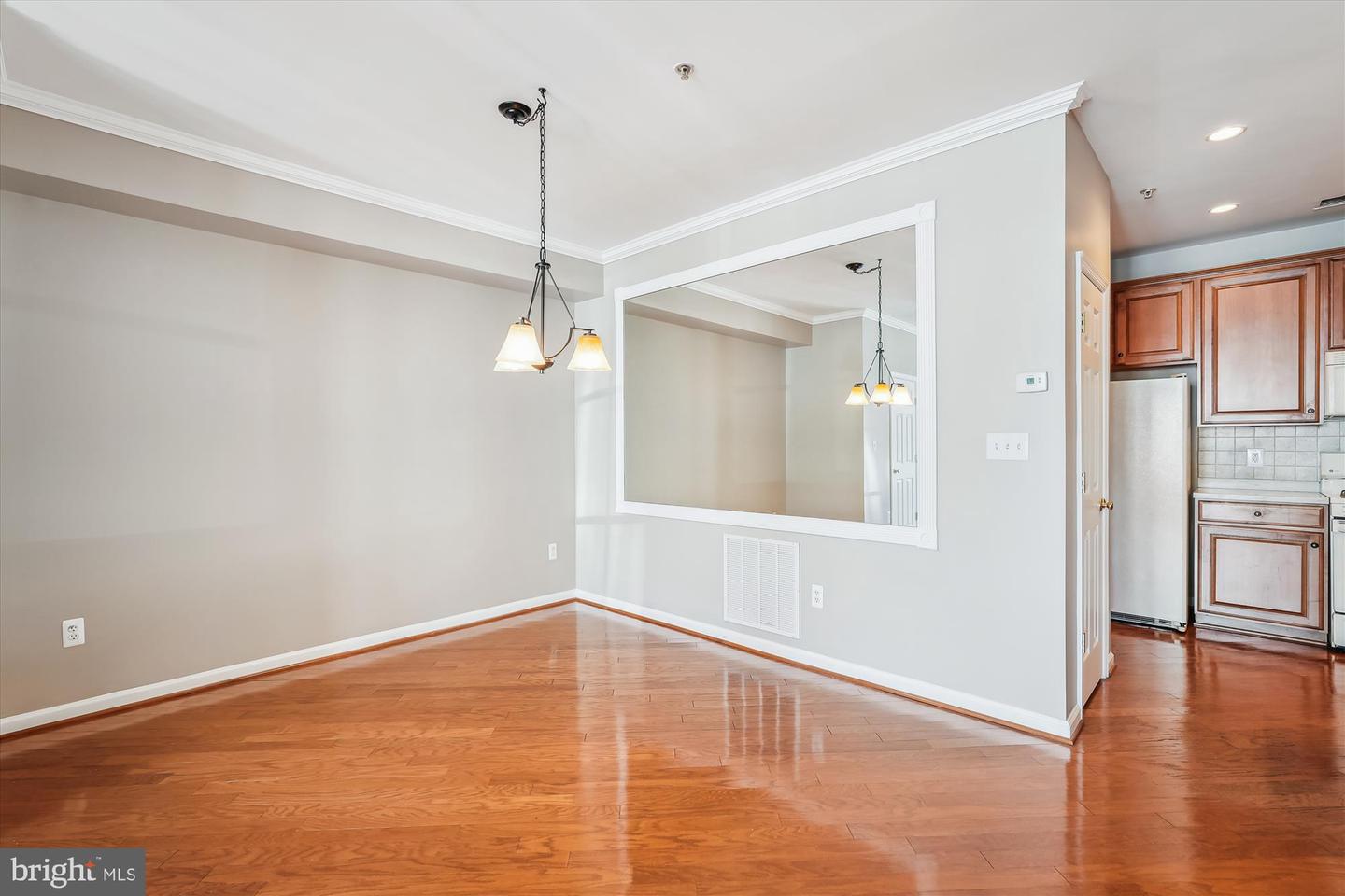 20242 MACGLASHAN TER, ASHBURN, Virginia 20147, 3 Bedrooms Bedrooms, ,2 BathroomsBathrooms,Residential,For sale,20242 MACGLASHAN TER,VALO2095872 MLS # VALO2095872