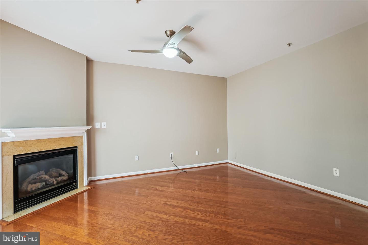 20242 MACGLASHAN TER, ASHBURN, Virginia 20147, 3 Bedrooms Bedrooms, ,2 BathroomsBathrooms,Residential,For sale,20242 MACGLASHAN TER,VALO2095872 MLS # VALO2095872