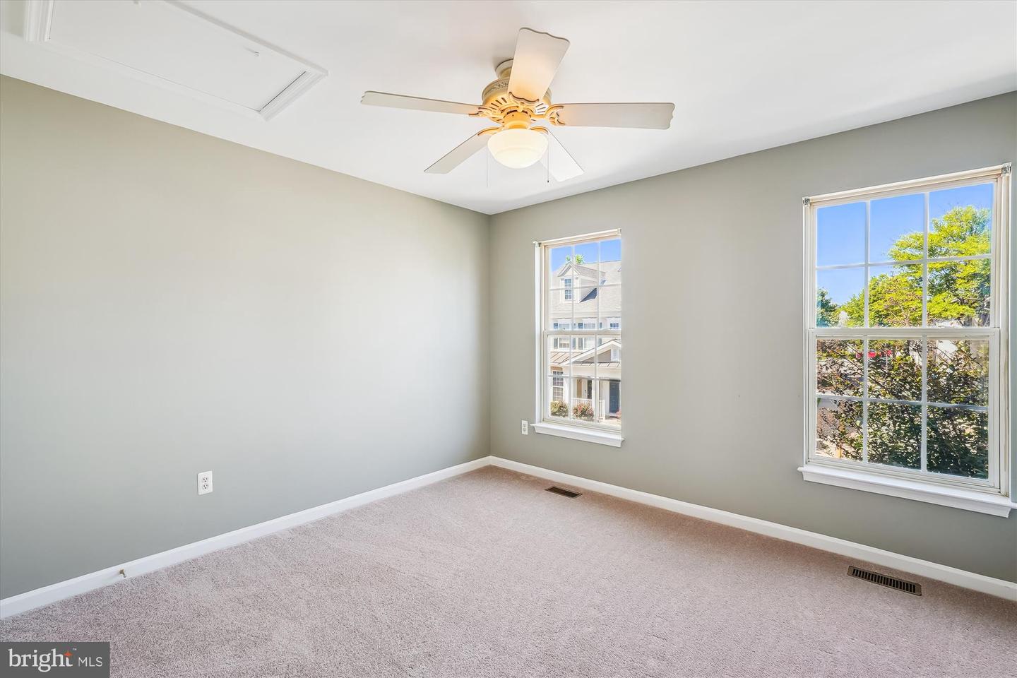 20242 MACGLASHAN TER, ASHBURN, Virginia 20147, 3 Bedrooms Bedrooms, ,2 BathroomsBathrooms,Residential,For sale,20242 MACGLASHAN TER,VALO2095872 MLS # VALO2095872