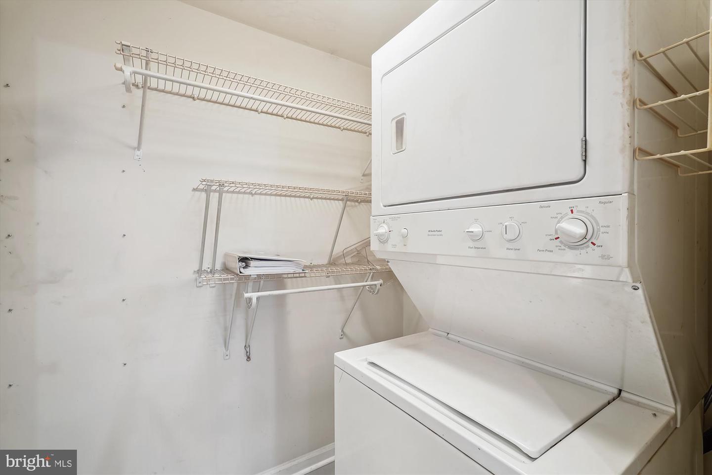 20242 MACGLASHAN TER, ASHBURN, Virginia 20147, 3 Bedrooms Bedrooms, ,2 BathroomsBathrooms,Residential,For sale,20242 MACGLASHAN TER,VALO2095872 MLS # VALO2095872