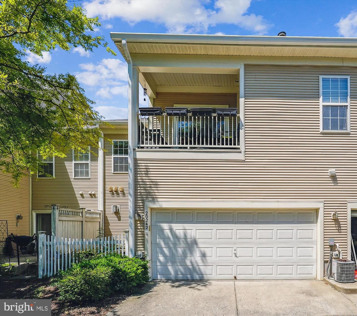20242 MACGLASHAN TER, ASHBURN, Virginia 20147, 3 Bedrooms Bedrooms, ,2 BathroomsBathrooms,Residential,For sale,20242 MACGLASHAN TER,VALO2095872 MLS # VALO2095872