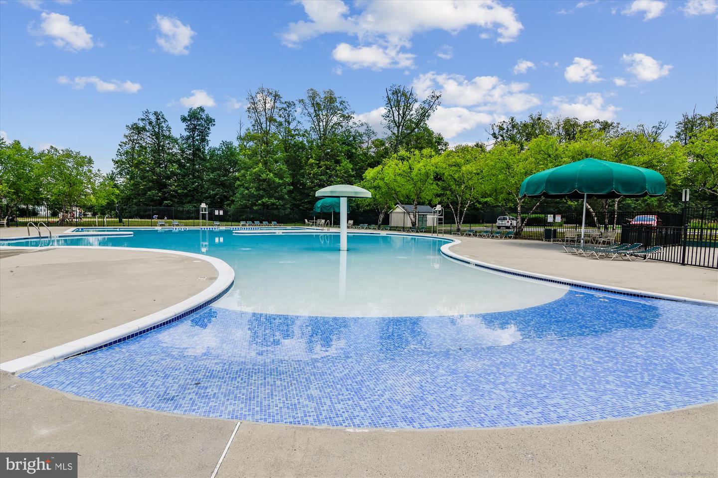 20242 MACGLASHAN TER, ASHBURN, Virginia 20147, 3 Bedrooms Bedrooms, ,2 BathroomsBathrooms,Residential,For sale,20242 MACGLASHAN TER,VALO2095872 MLS # VALO2095872
