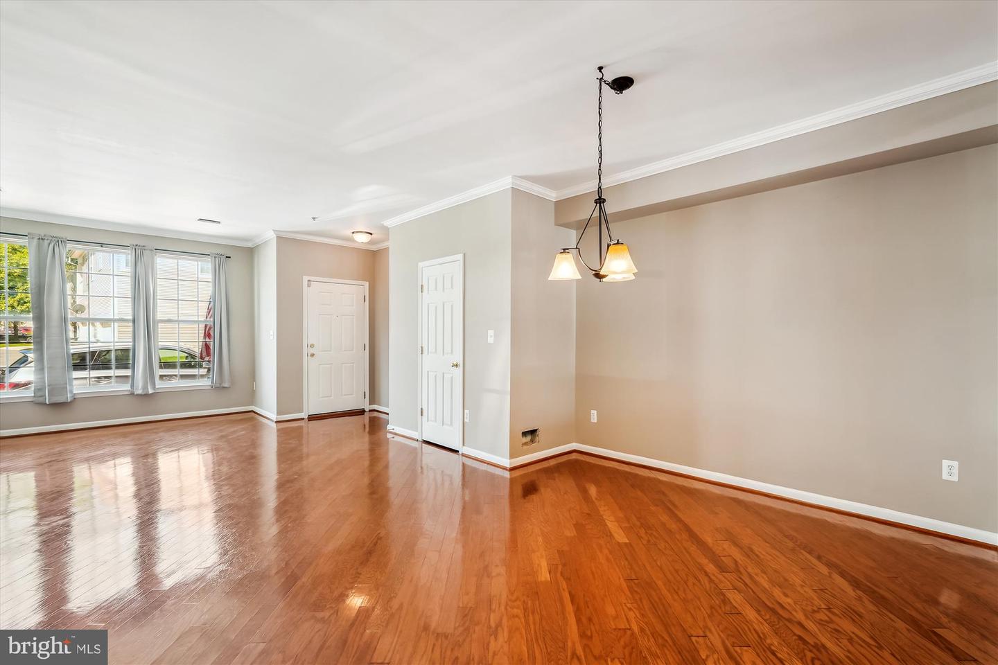 20242 MACGLASHAN TER, ASHBURN, Virginia 20147, 3 Bedrooms Bedrooms, ,2 BathroomsBathrooms,Residential,For sale,20242 MACGLASHAN TER,VALO2095872 MLS # VALO2095872