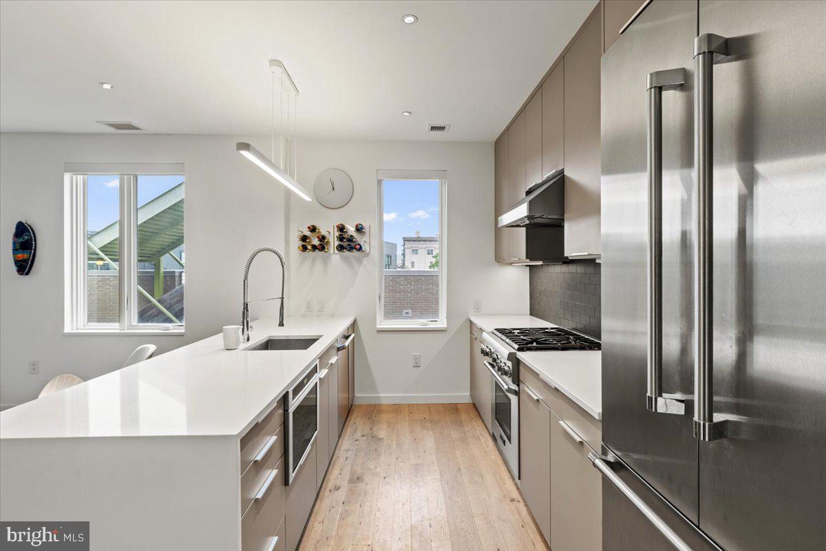 1932 9TH ST NW #R402, WASHINGTON, District Of Columbia 20001, 2 Bedrooms Bedrooms, ,2 BathroomsBathrooms,Residential,For sale,1932 9TH ST NW #R402,DCDC2199732 MLS # DCDC2199732