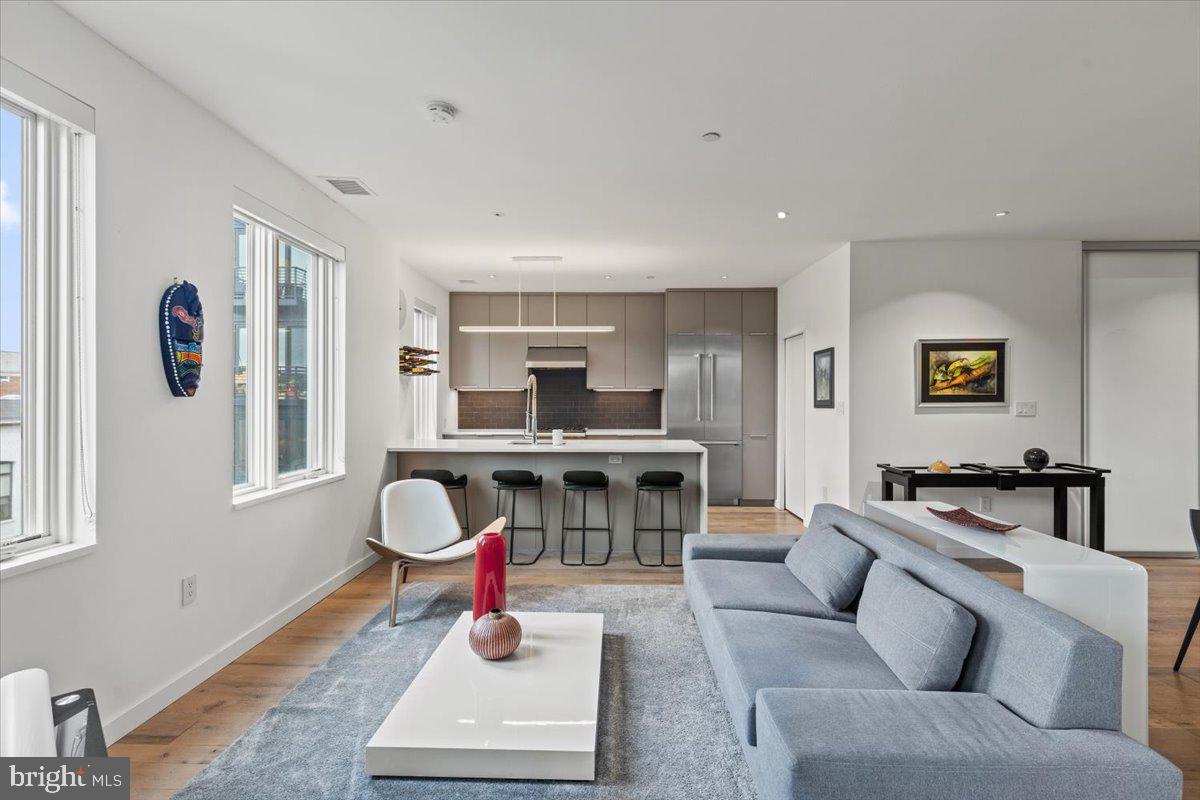 1932 9TH ST NW #R402, WASHINGTON, District Of Columbia 20001, 2 Bedrooms Bedrooms, ,2 BathroomsBathrooms,Residential,For sale,1932 9TH ST NW #R402,DCDC2199732 MLS # DCDC2199732
