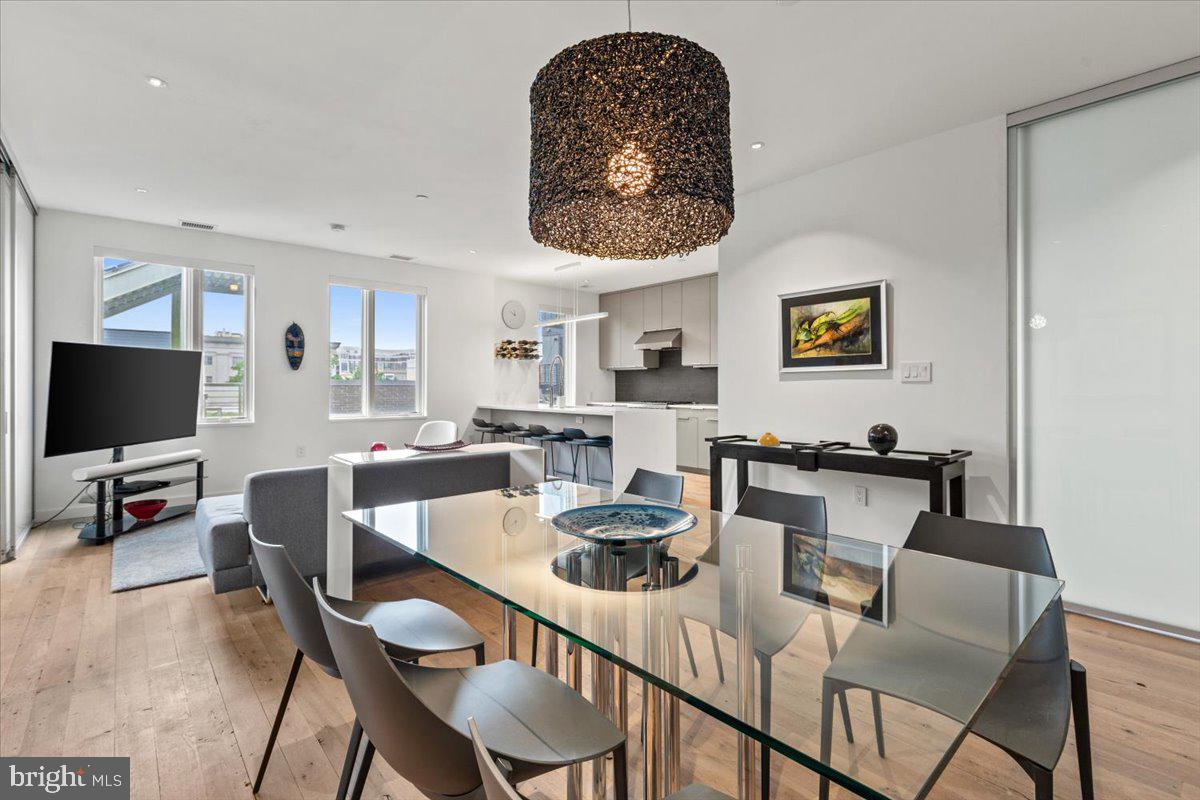 1932 9TH ST NW #R402, WASHINGTON, District Of Columbia 20001, 2 Bedrooms Bedrooms, ,2 BathroomsBathrooms,Residential,For sale,1932 9TH ST NW #R402,DCDC2199732 MLS # DCDC2199732