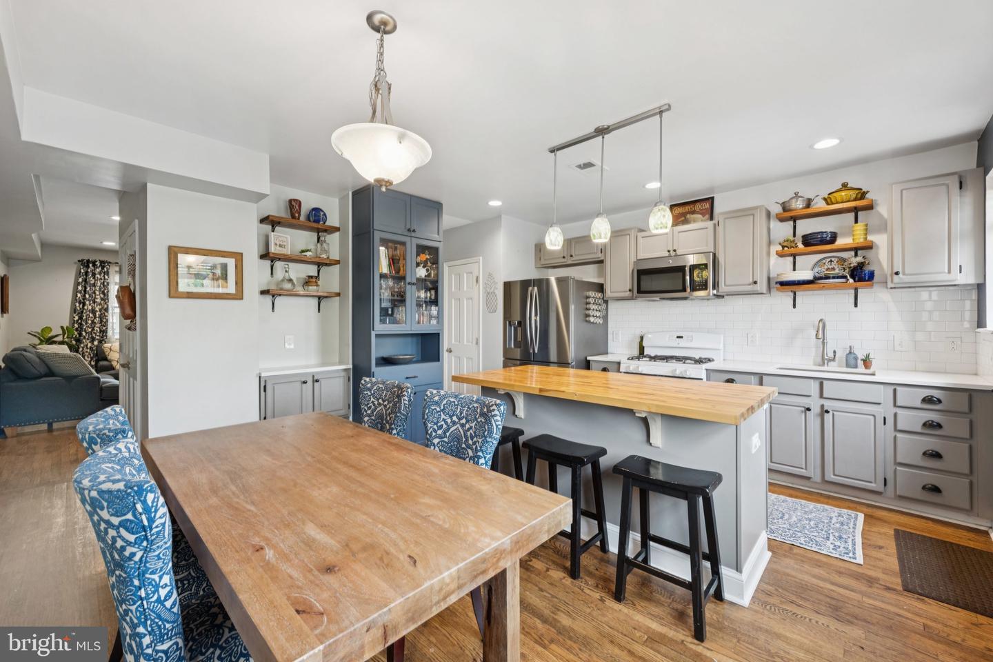 422 19TH ST NE, WASHINGTON, District Of Columbia 20002, 3 Bedrooms Bedrooms, ,2 BathroomsBathrooms,Residential,For sale,422 19TH ST NE,DCDC2199758 MLS # DCDC2199758