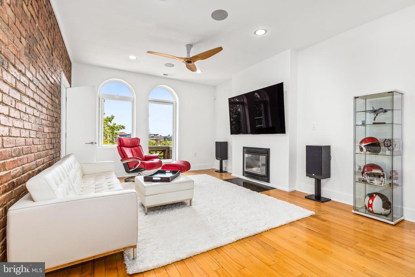 115 NEW YORK AVE NW #9, WASHINGTON, District Of Columbia 20001, 2 Bedrooms Bedrooms, ,2 BathroomsBathrooms,Residential,For sale,115 NEW YORK AVE NW #9,DCDC2199814 MLS # DCDC2199814