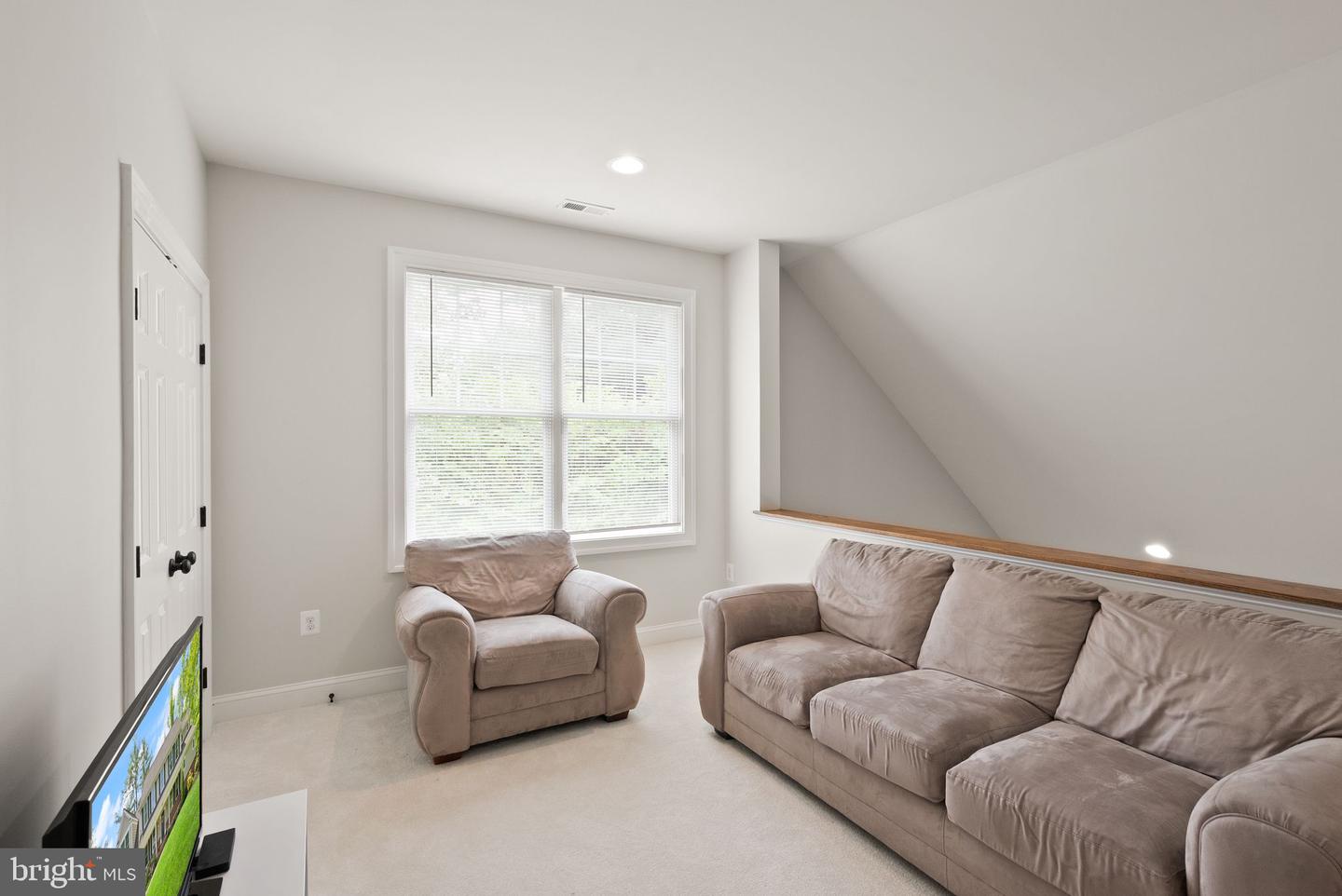 12107 FAIRFAX HUNT RD, FAIRFAX, Virginia 22030, 6 Bedrooms Bedrooms, ,5 BathroomsBathrooms,Residential,For sale,12107 FAIRFAX HUNT RD,VAFX2239782 MLS # VAFX2239782