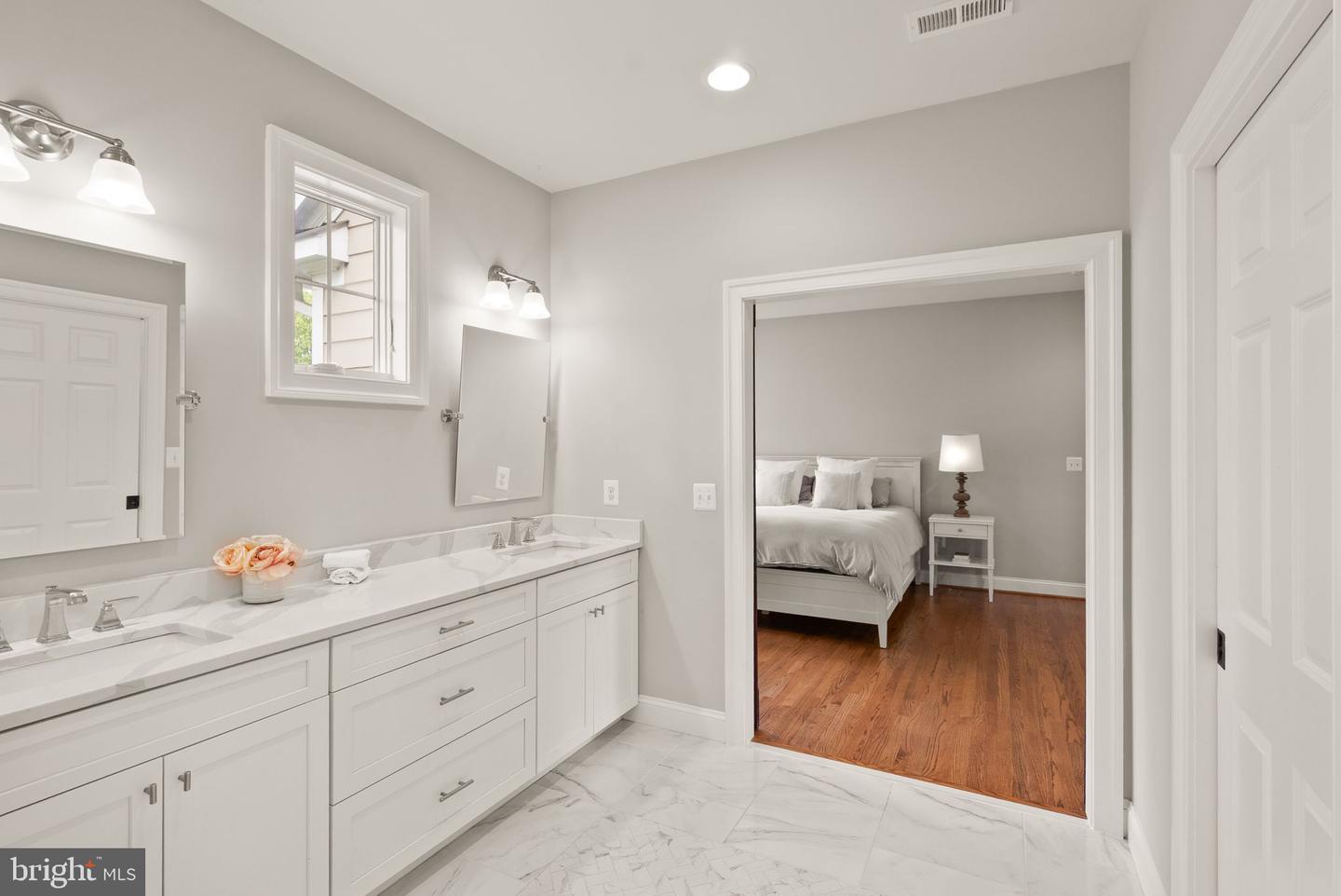 12107 FAIRFAX HUNT RD, FAIRFAX, Virginia 22030, 6 Bedrooms Bedrooms, ,5 BathroomsBathrooms,Residential,For sale,12107 FAIRFAX HUNT RD,VAFX2239782 MLS # VAFX2239782