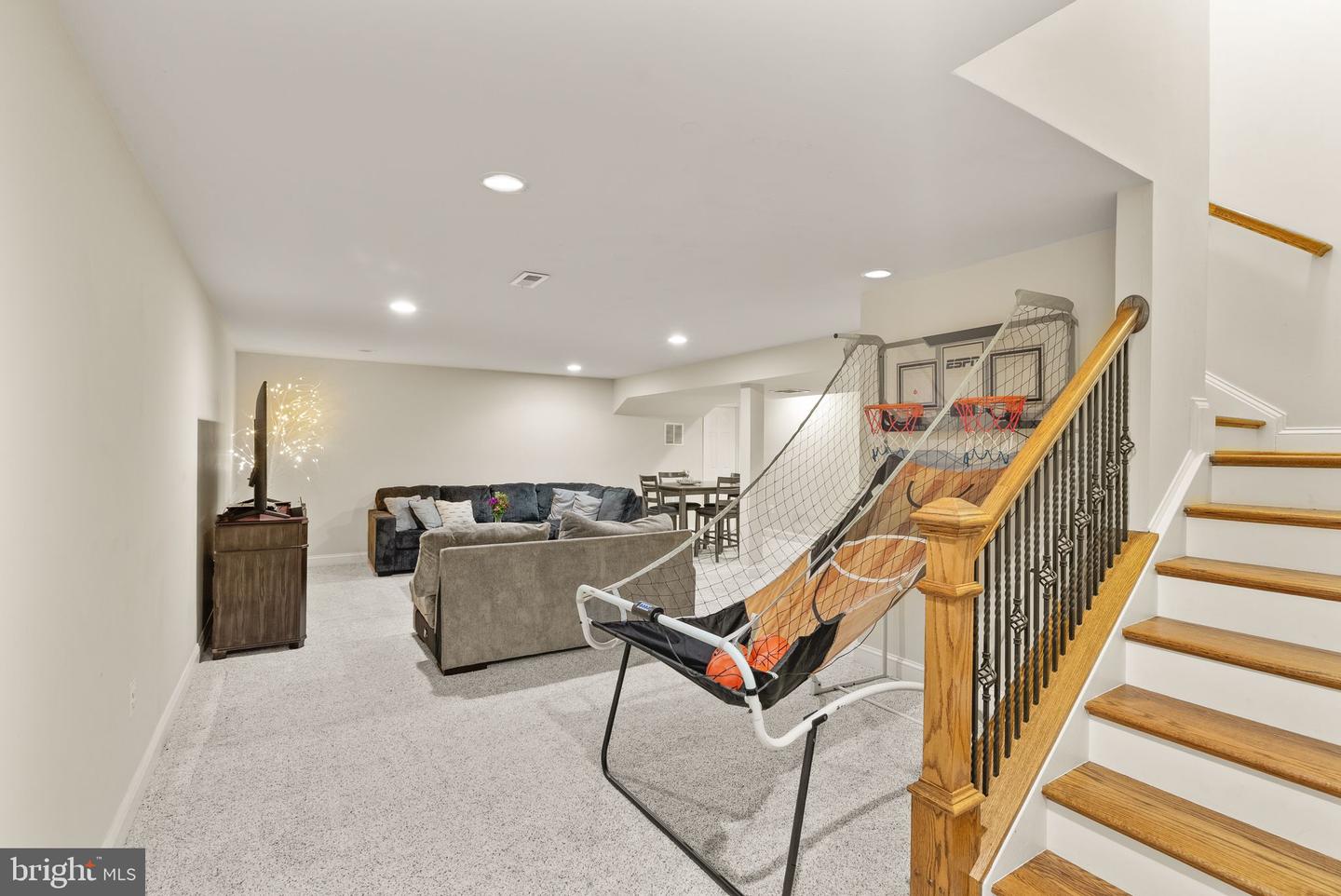 12107 FAIRFAX HUNT RD, FAIRFAX, Virginia 22030, 6 Bedrooms Bedrooms, ,5 BathroomsBathrooms,Residential,For sale,12107 FAIRFAX HUNT RD,VAFX2239782 MLS # VAFX2239782