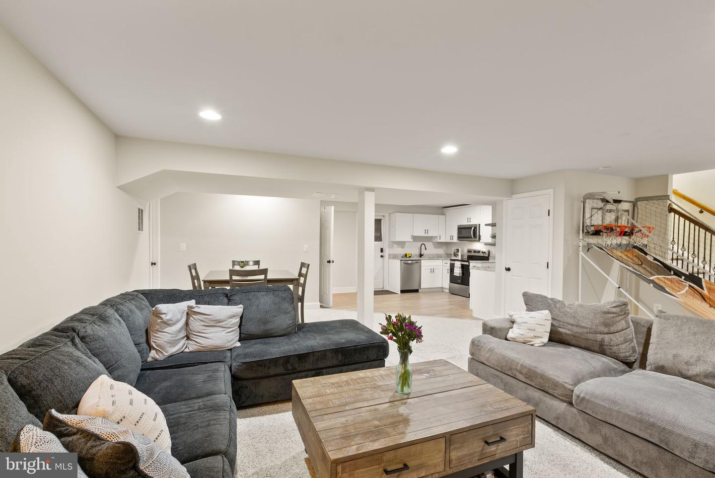 12107 FAIRFAX HUNT RD, FAIRFAX, Virginia 22030, 6 Bedrooms Bedrooms, ,5 BathroomsBathrooms,Residential,For sale,12107 FAIRFAX HUNT RD,VAFX2239782 MLS # VAFX2239782