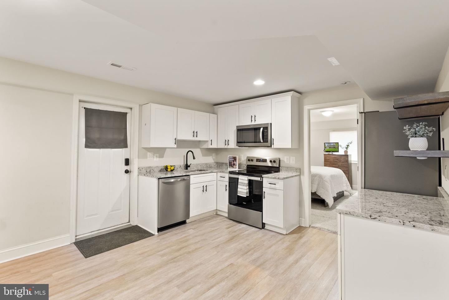 12107 FAIRFAX HUNT RD, FAIRFAX, Virginia 22030, 6 Bedrooms Bedrooms, ,5 BathroomsBathrooms,Residential,For sale,12107 FAIRFAX HUNT RD,VAFX2239782 MLS # VAFX2239782