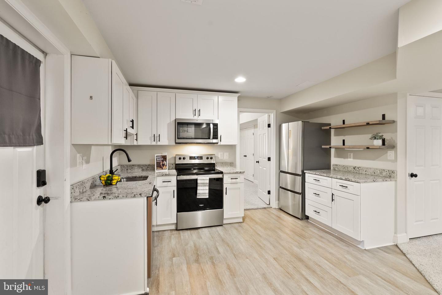 12107 FAIRFAX HUNT RD, FAIRFAX, Virginia 22030, 6 Bedrooms Bedrooms, ,5 BathroomsBathrooms,Residential,For sale,12107 FAIRFAX HUNT RD,VAFX2239782 MLS # VAFX2239782