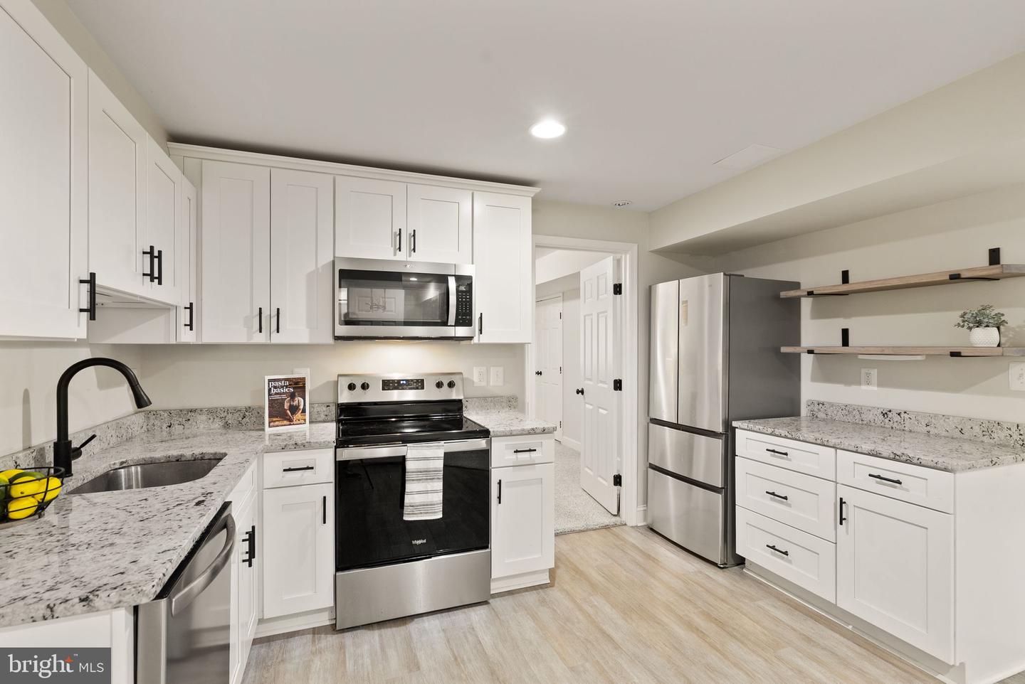 12107 FAIRFAX HUNT RD, FAIRFAX, Virginia 22030, 6 Bedrooms Bedrooms, ,5 BathroomsBathrooms,Residential,For sale,12107 FAIRFAX HUNT RD,VAFX2239782 MLS # VAFX2239782