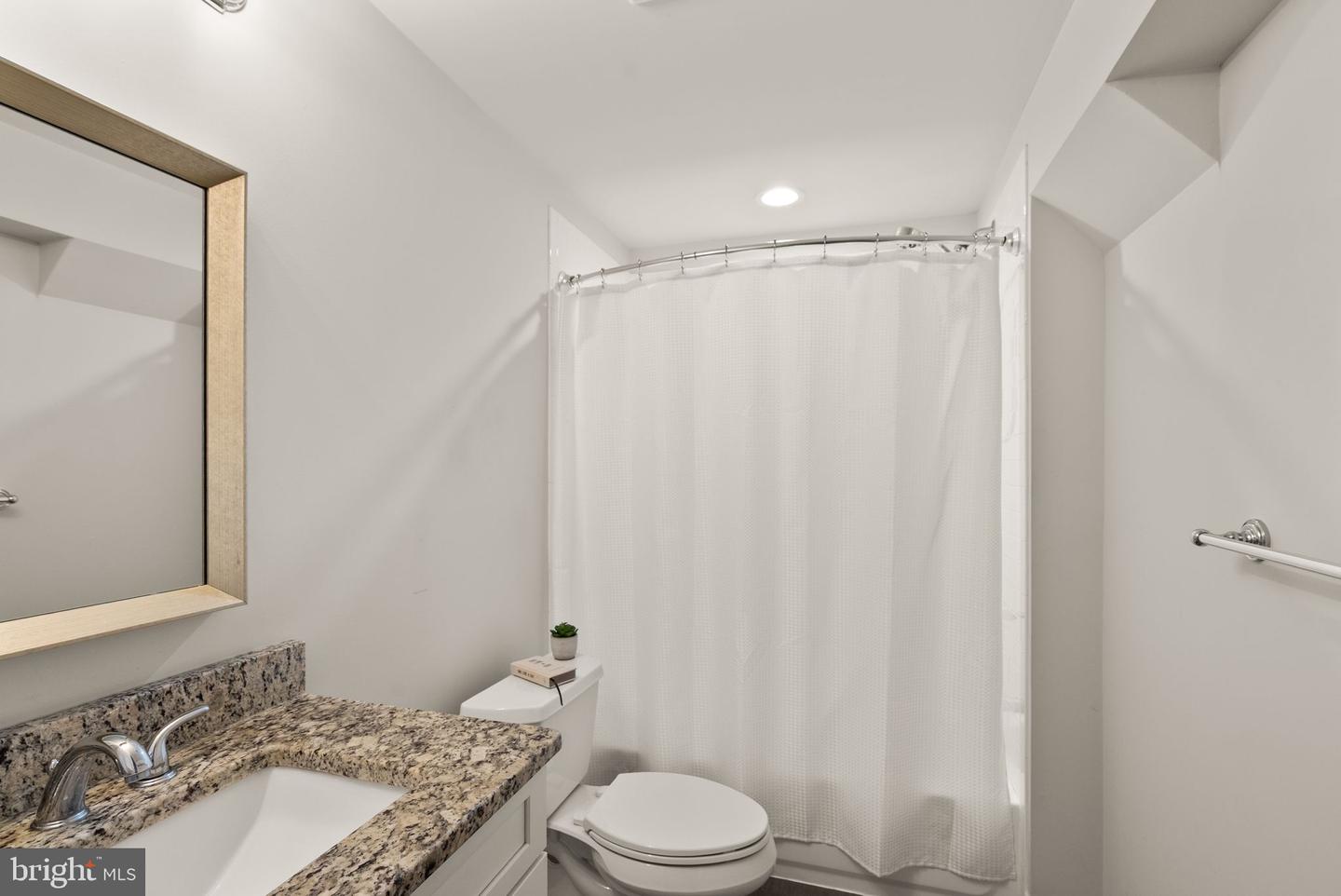 12107 FAIRFAX HUNT RD, FAIRFAX, Virginia 22030, 6 Bedrooms Bedrooms, ,5 BathroomsBathrooms,Residential,For sale,12107 FAIRFAX HUNT RD,VAFX2239782 MLS # VAFX2239782
