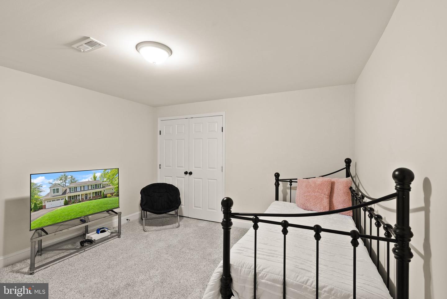 12107 FAIRFAX HUNT RD, FAIRFAX, Virginia 22030, 6 Bedrooms Bedrooms, ,5 BathroomsBathrooms,Residential,For sale,12107 FAIRFAX HUNT RD,VAFX2239782 MLS # VAFX2239782
