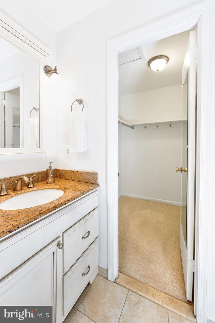 2231 DOUBLE EAGLE CT, RESTON, Virginia 20191, 3 Bedrooms Bedrooms, ,2 BathroomsBathrooms,Residential,For sale,2231 DOUBLE EAGLE CT,VAFX2240132 MLS # VAFX2240132