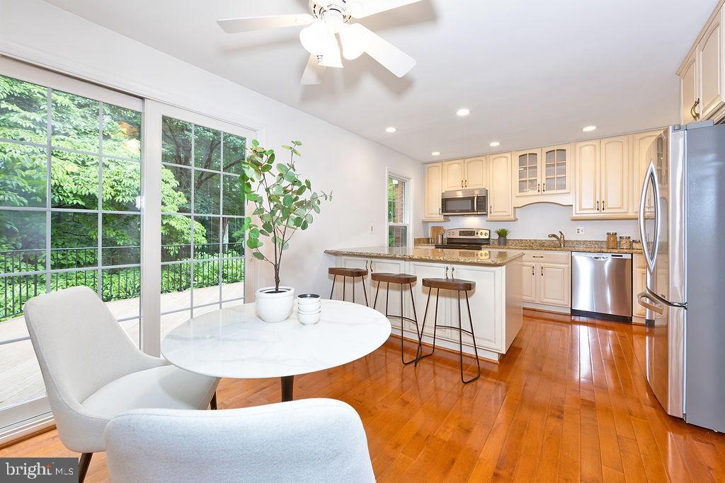 2231 DOUBLE EAGLE CT, RESTON, Virginia 20191, 3 Bedrooms Bedrooms, ,2 BathroomsBathrooms,Residential,For sale,2231 DOUBLE EAGLE CT,VAFX2240132 MLS # VAFX2240132
