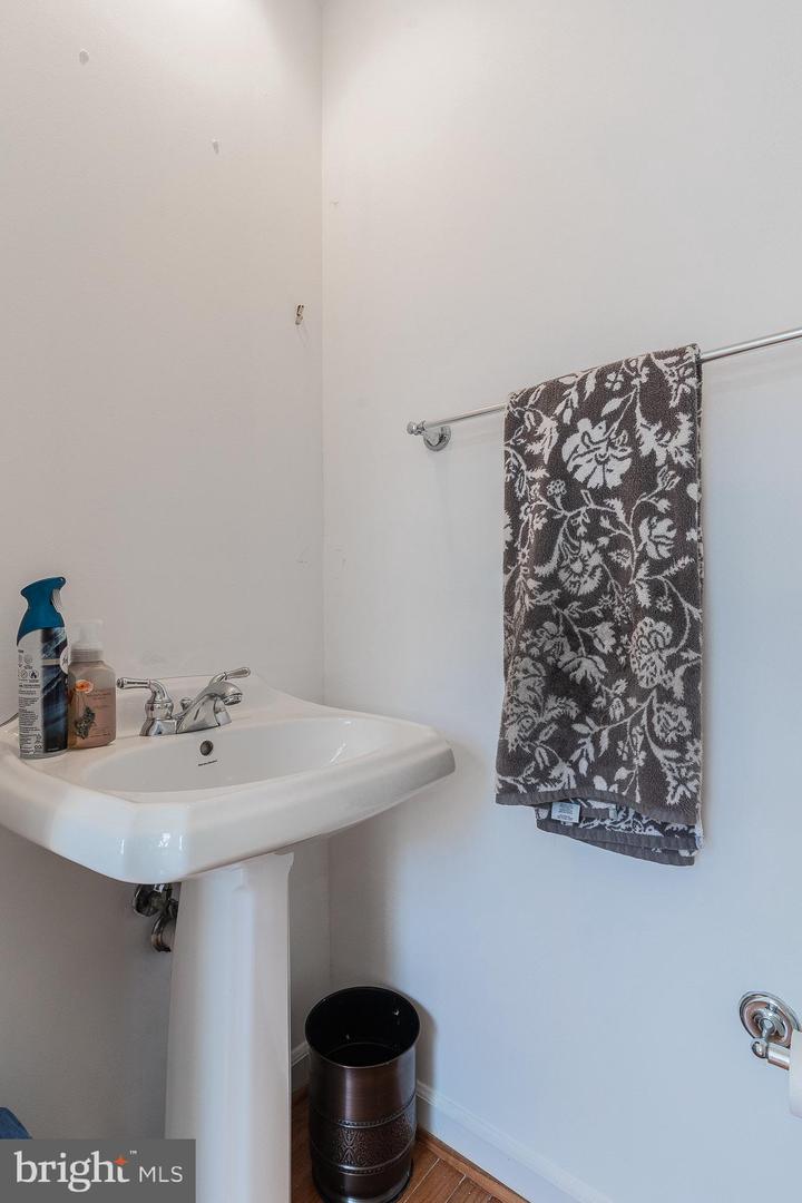 5315 CUPIDS DART DR, CENTREVILLE, Virginia 20120, 3 Bedrooms Bedrooms, ,3 BathroomsBathrooms,Residential,For sale,5315 CUPIDS DART DR,VAFX2240514 MLS # VAFX2240514