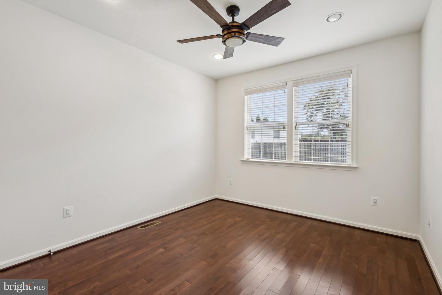 14874 ABILENE WAY, WOODBRIDGE, Virginia 22193, 6 Bedrooms Bedrooms, ,5 BathroomsBathrooms,Residential,For sale,14874 ABILENE WAY,VAPW2094618 MLS # VAPW2094618