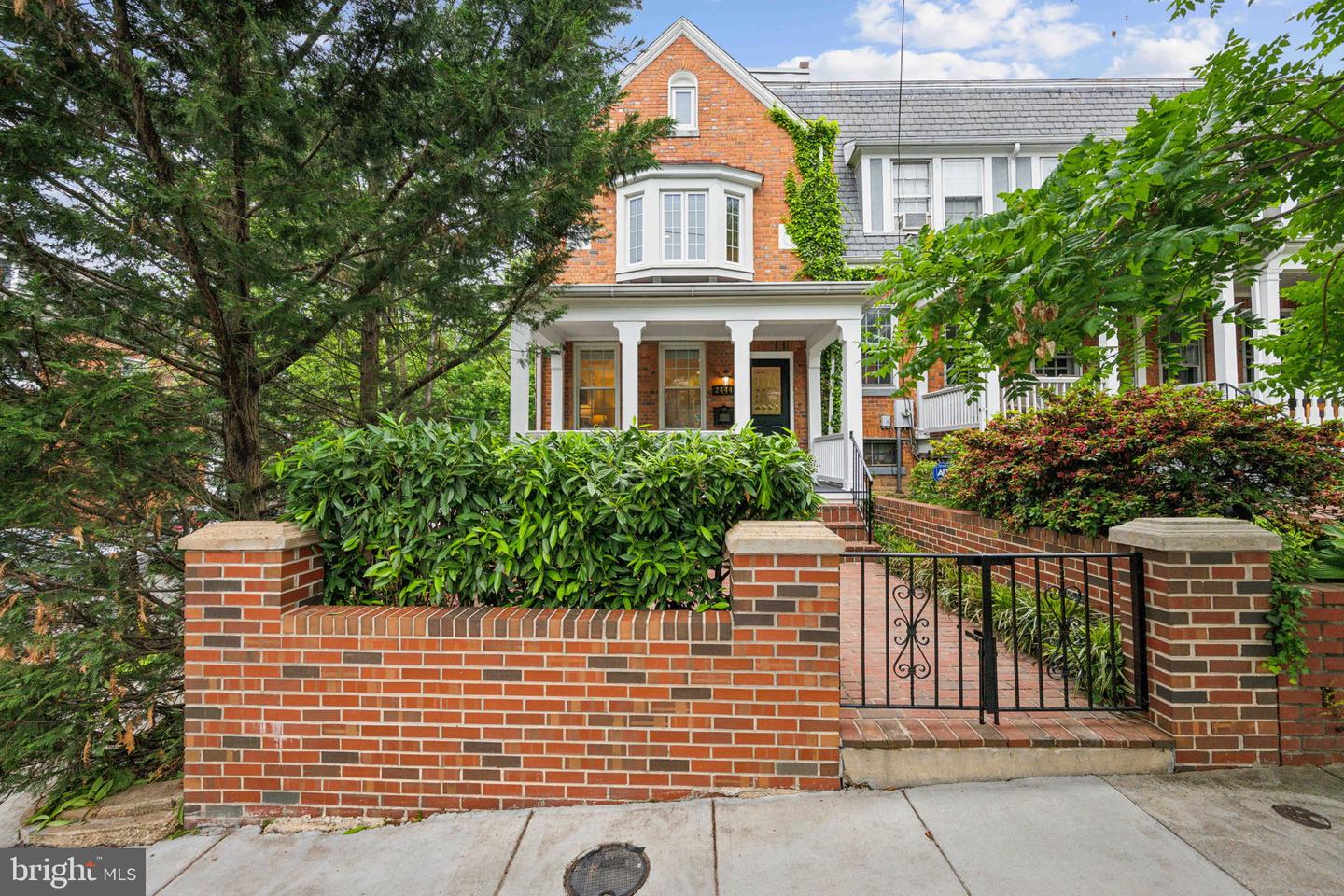 2444 TUNLAW RD NW, WASHINGTON, District Of Columbia 20007, 4 Bedrooms Bedrooms, ,4 BathroomsBathrooms,Residential,For sale,2444 TUNLAW RD NW,DCDC2200552 MLS # DCDC2200552
