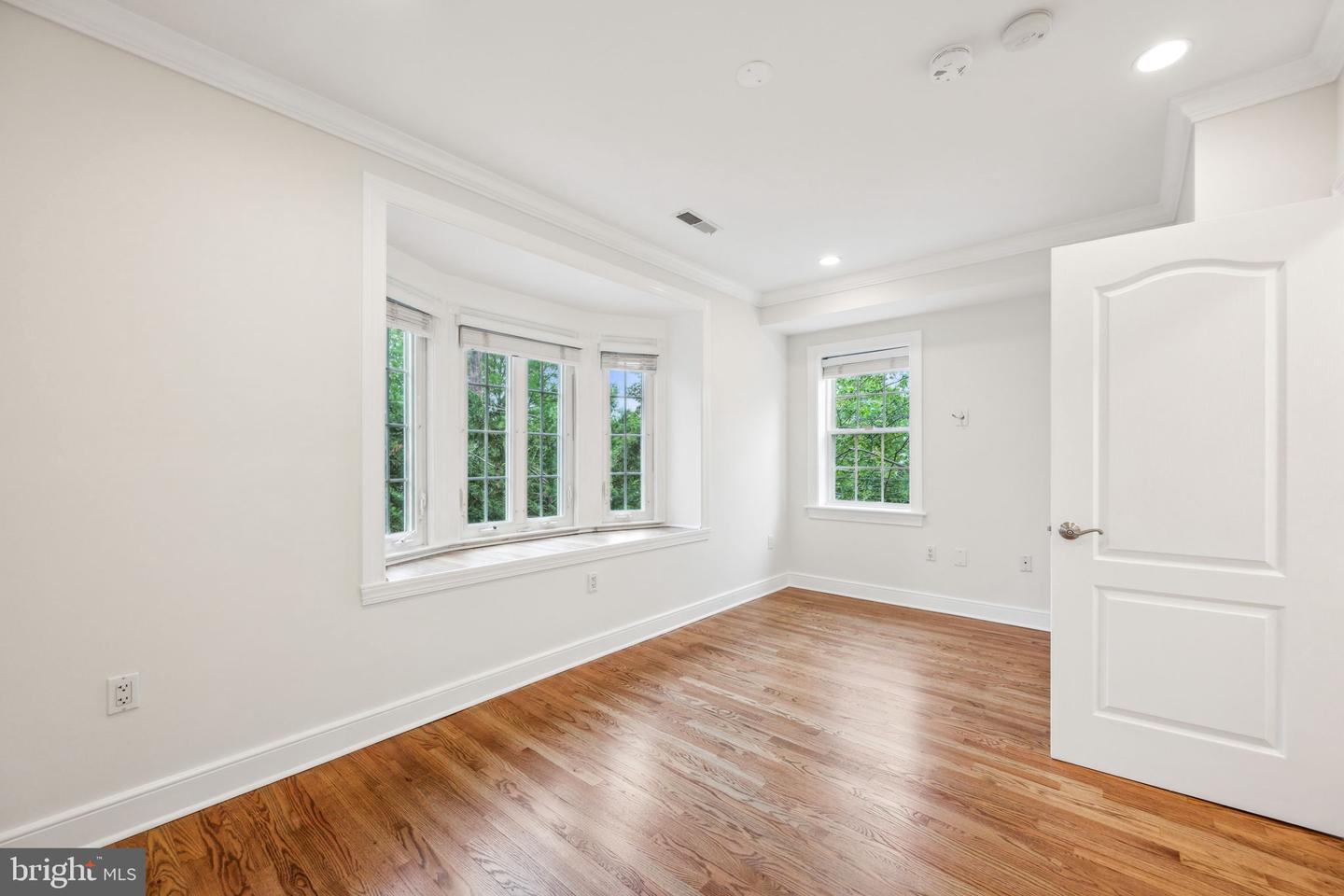 2444 TUNLAW RD NW, WASHINGTON, District Of Columbia 20007, 4 Bedrooms Bedrooms, ,4 BathroomsBathrooms,Residential,For sale,2444 TUNLAW RD NW,DCDC2200552 MLS # DCDC2200552