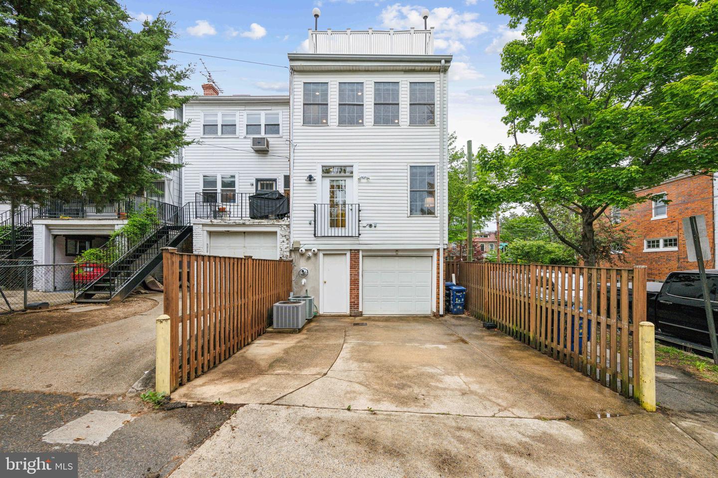 2444 TUNLAW RD NW, WASHINGTON, District Of Columbia 20007, 4 Bedrooms Bedrooms, ,4 BathroomsBathrooms,Residential,For sale,2444 TUNLAW RD NW,DCDC2200552 MLS # DCDC2200552