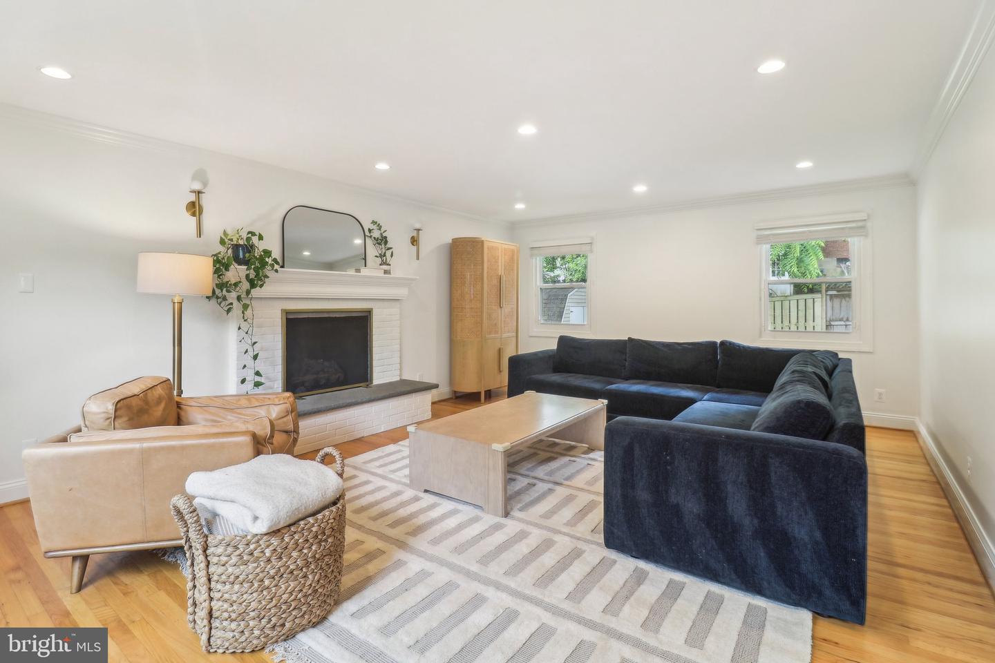 7137 OAKLAND AVE, FALLS CHURCH, Virginia 22042, 3 Bedrooms Bedrooms, ,3 BathroomsBathrooms,Residential,For sale,7137 OAKLAND AVE,VAFX2240894 MLS # VAFX2240894