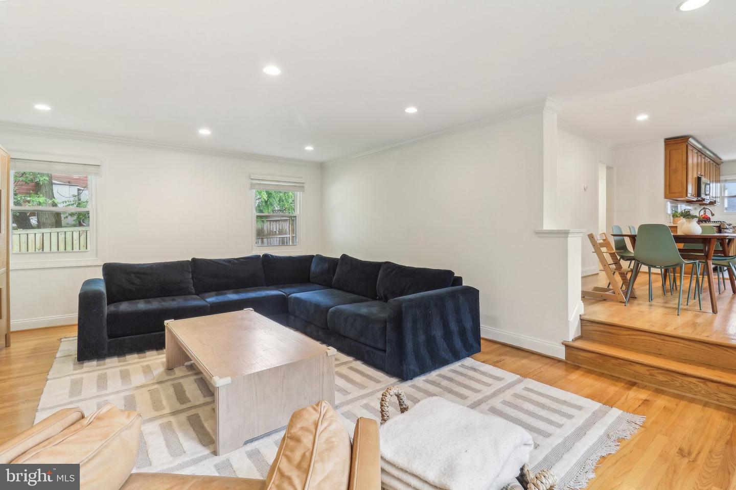 7137 OAKLAND AVE, FALLS CHURCH, Virginia 22042, 3 Bedrooms Bedrooms, ,3 BathroomsBathrooms,Residential,For sale,7137 OAKLAND AVE,VAFX2240894 MLS # VAFX2240894