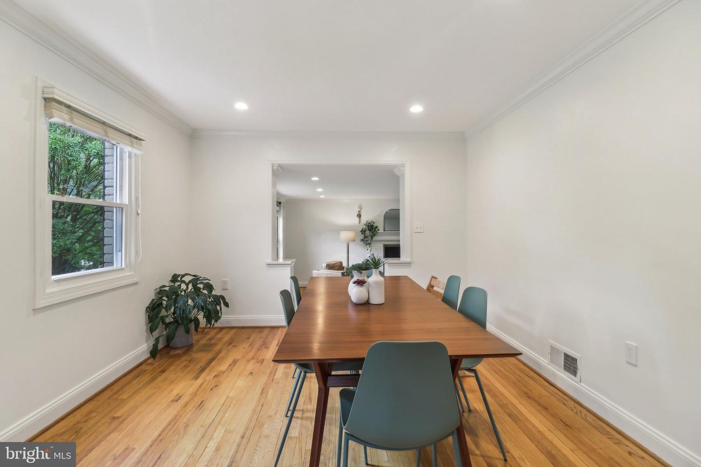 7137 OAKLAND AVE, FALLS CHURCH, Virginia 22042, 3 Bedrooms Bedrooms, ,3 BathroomsBathrooms,Residential,For sale,7137 OAKLAND AVE,VAFX2240894 MLS # VAFX2240894