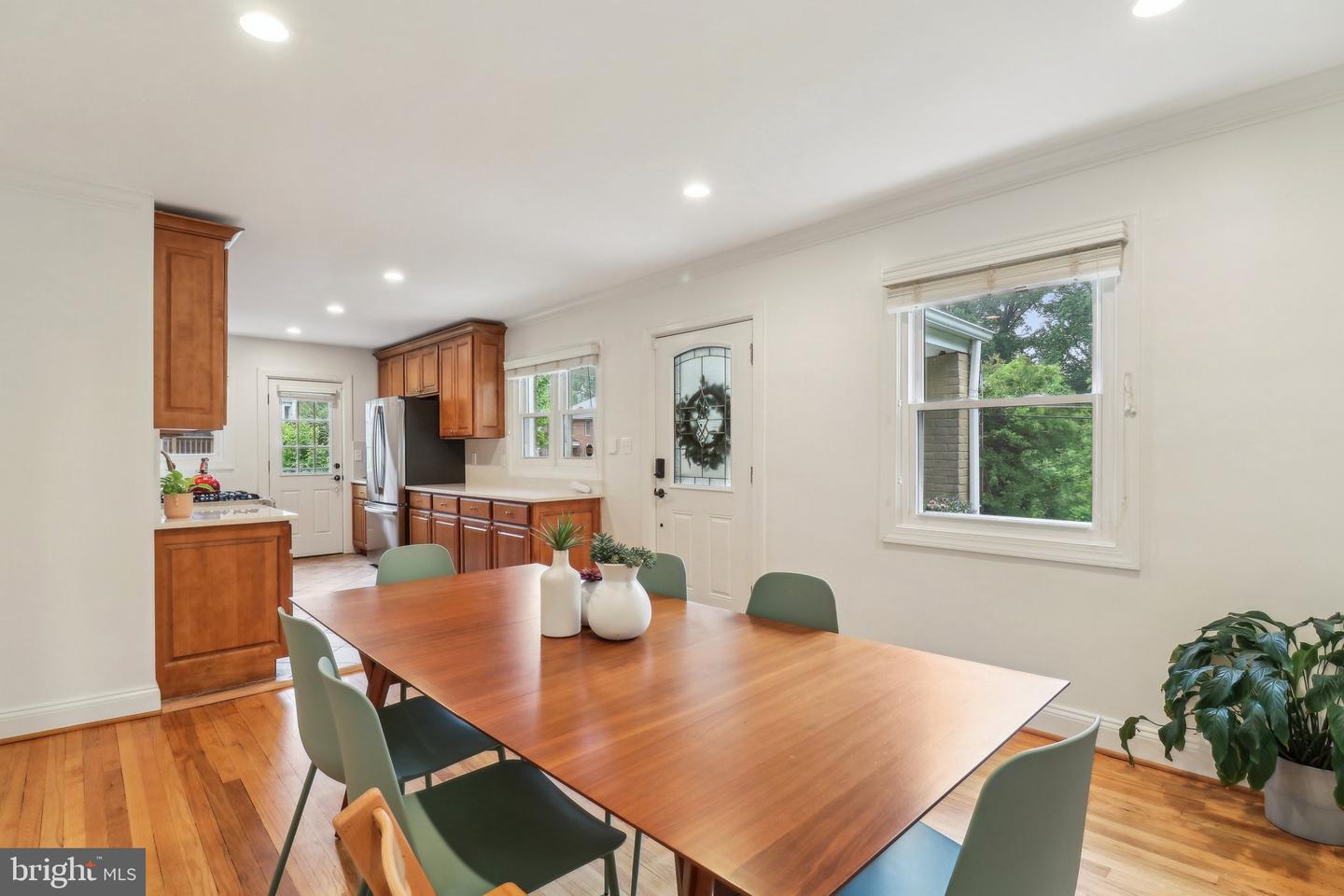 7137 OAKLAND AVE, FALLS CHURCH, Virginia 22042, 3 Bedrooms Bedrooms, ,3 BathroomsBathrooms,Residential,For sale,7137 OAKLAND AVE,VAFX2240894 MLS # VAFX2240894