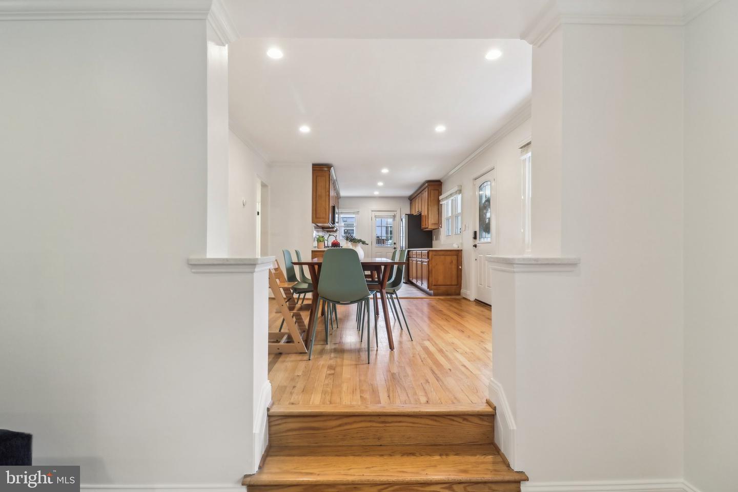 7137 OAKLAND AVE, FALLS CHURCH, Virginia 22042, 3 Bedrooms Bedrooms, ,3 BathroomsBathrooms,Residential,For sale,7137 OAKLAND AVE,VAFX2240894 MLS # VAFX2240894