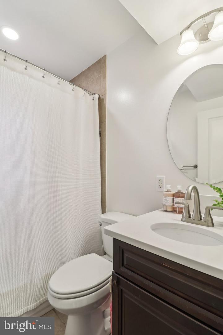 7137 OAKLAND AVE, FALLS CHURCH, Virginia 22042, 3 Bedrooms Bedrooms, ,3 BathroomsBathrooms,Residential,For sale,7137 OAKLAND AVE,VAFX2240894 MLS # VAFX2240894